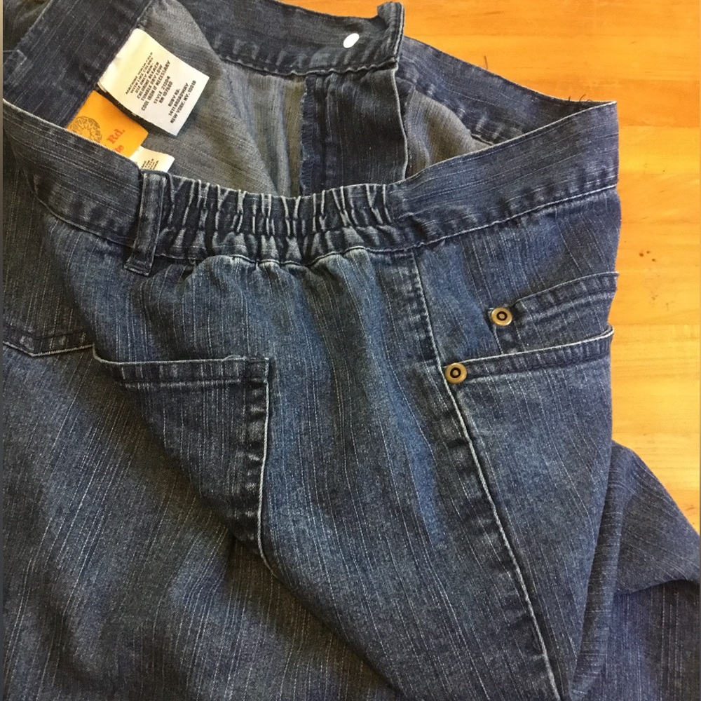 Size 16 P Capris, Ruby Rd. - Picture 6 of 6